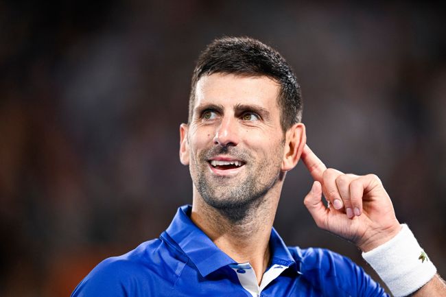 Australsk reporter ber Novak Djokovic om unnskyldning etter "hån av serbiske fans" på direktesendt TV