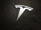 Elon Musk avslører planer om å avduke en Tesla Robotaxi i august.