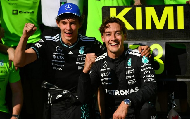 Mercedes bekrefter at F1-førerne George Russell og Kimi Antonelli blir værende i 2026