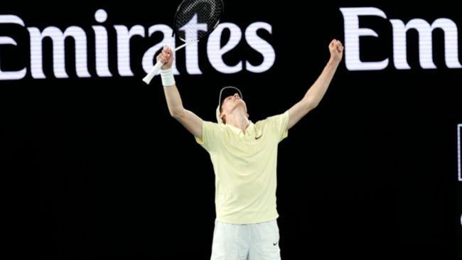 Jannik Sinner forsvarer Australian Open-tittelen: Første italiener til å vinne tre Grand Slam-turneringer