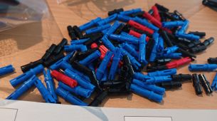 Lego dropper klosser av resirkulerte plastflasker