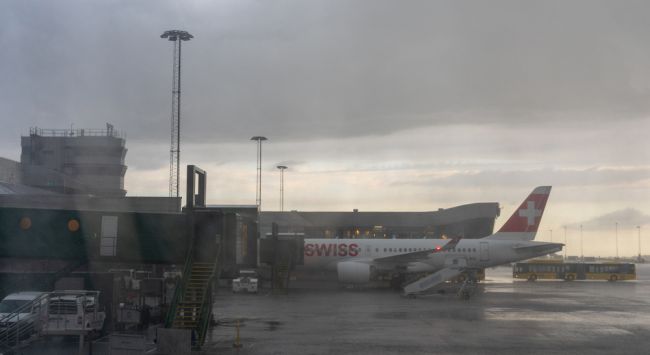 Sveriges nest største flyplass må stenge etter droneobservasjon (noe som er første gang i landet)