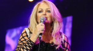 Bonnie Tyler, sangeren bak «Holding Out For A Hero» og «Total Eclipse of the Heart», er død i en alder av 75 år