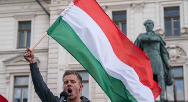 Orbán avsatt etter 16 år, og Ungarn vender seg til en EU-vennlig opposisjon - en seier for Europa mot Russland