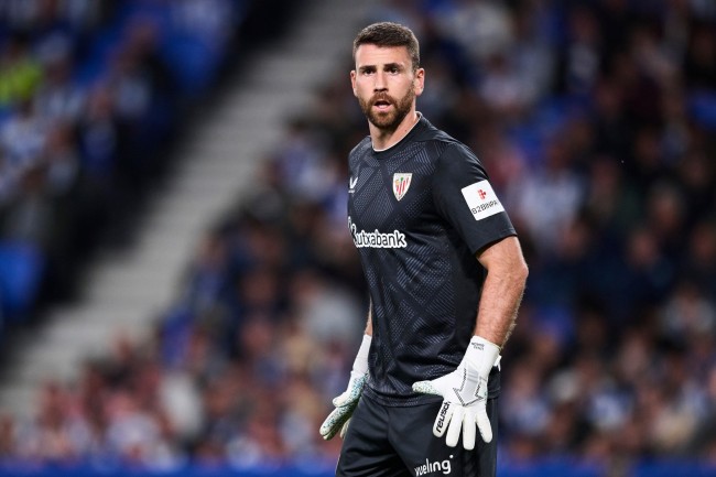 Luis Enrique har bare lovord til overs for Unai Simón og husker kritikken han fikk da han satset på den nåværende spanske keeperen