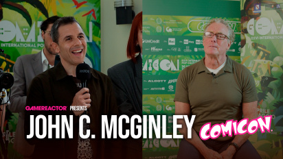A Rooster if&oslash;rt Scrubs - John C. McGinley Comicon Napoli-intervju